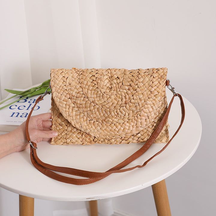 Handmade basket bag with elegant wave pattern Skanto