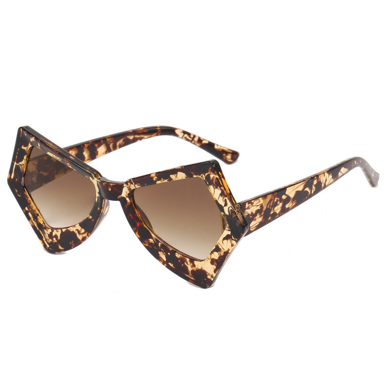 Dame polygonal solbrille i ekstravagant design Skanto