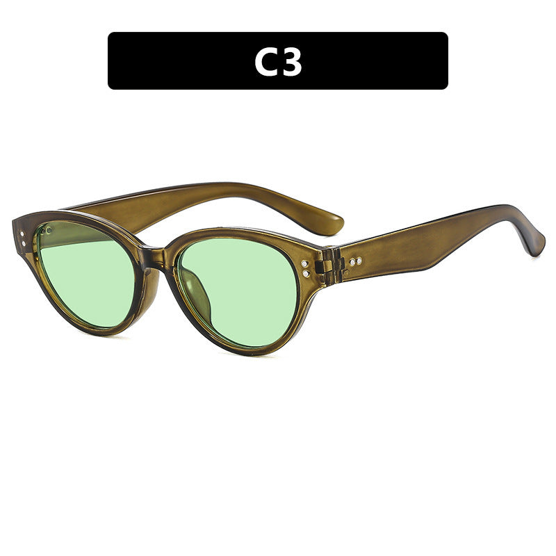 Dame Cat-Eye solbriller i elegant design med bred ramme Skanto