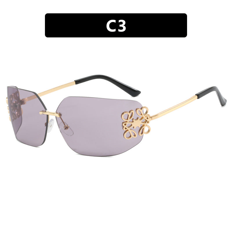 Women's extravagantly designed sunglasses with elegant decorations Skanto