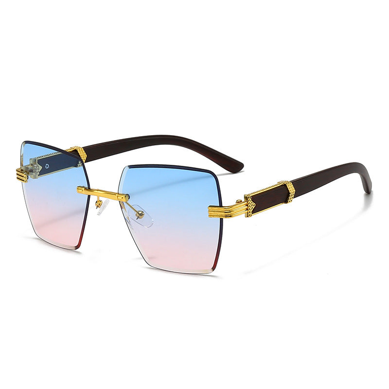Dame ekstravagant firkantet solbrille med gullfargede detaljer Skanto