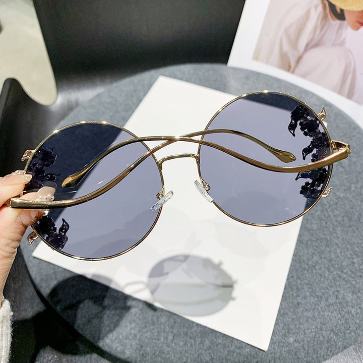 Dame Fashion-solbriller med eksklusiv design og glitrende accenter Skanto