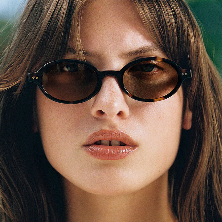 Women's modern oval sunglasses with unusual frame Skanto