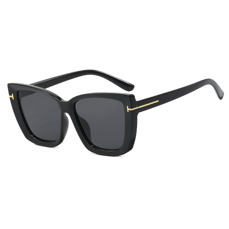 Women's large sunglasses in modern design with trendy tortoise pattern Skanto
