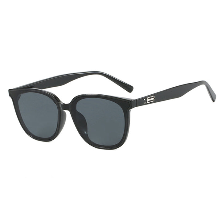 Dame elegant solbrille med trendy gjennomsiktig ramme Skanto