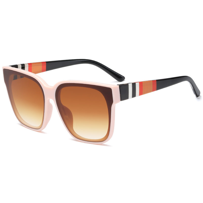 Dame moteriktig solbrille med markant oversized ramme og UV-beskyttelse Skanto
