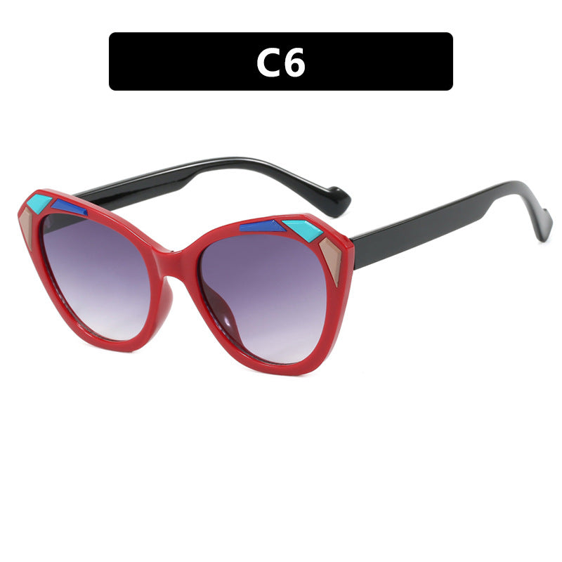 Women's cat-eye sunglasses with fashionable details Skanto