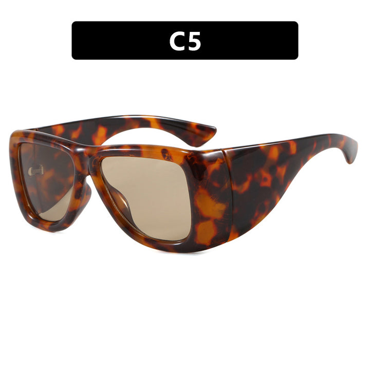 Women's trendy oversized sunglasses with striking tortoise design Skanto