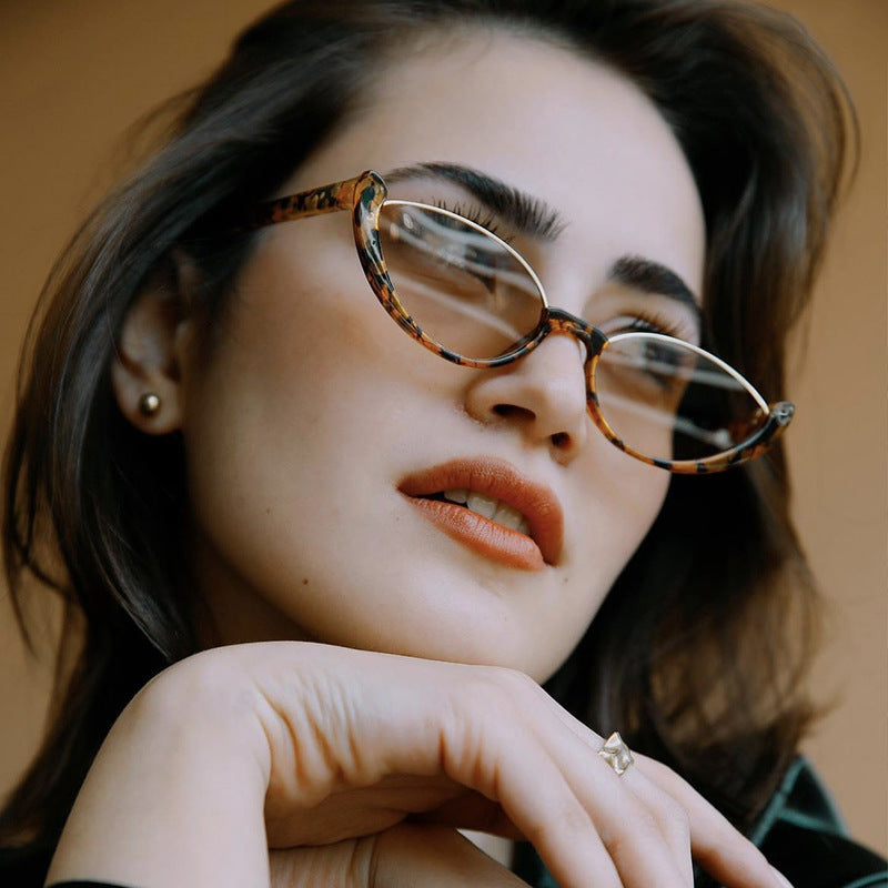 Women's elegant sunglasses in stylish cat-eye design Skanto