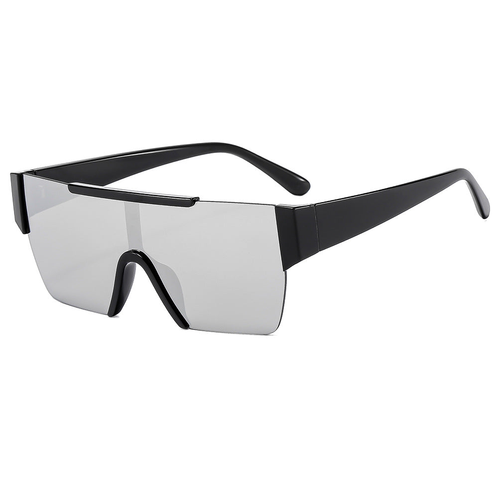 Dame trendy oversized solbriller i futuristisk design Skanto