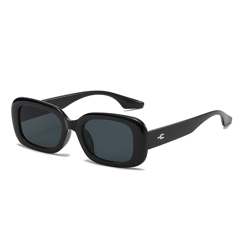 Dame moteriktig kvadratisk solbrille med bred ramme og UV-beskyttelse Skanto
