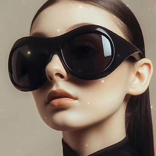 Women's retro-inspired sunglasses with oversized frame and protective lenses Skanto