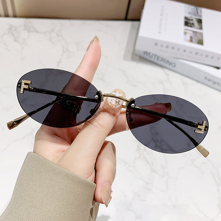 Dame Modische solbrille med innovativt design og komfortabel ramme Skanto