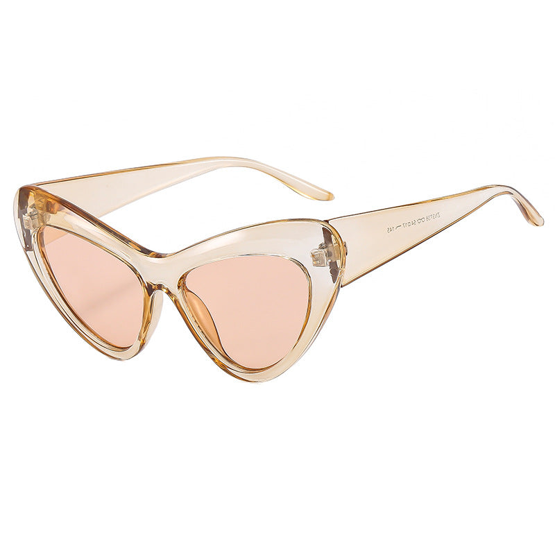 Dame Cat-Eye solbrille i markant design Skanto