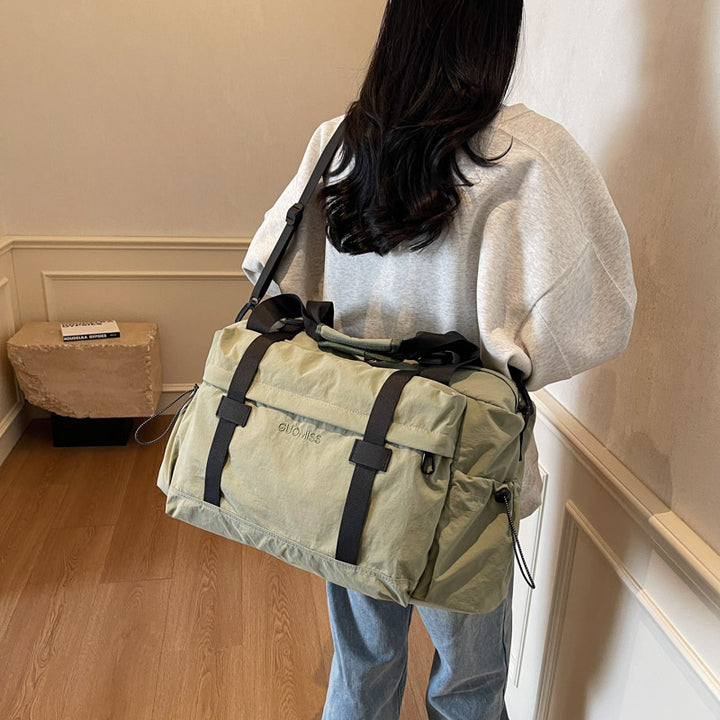 Sportslig Duffelbag med slitesterkt materiale og omfattende lagringsplass Skanto