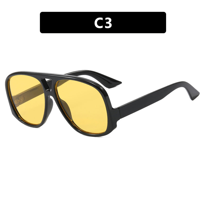 Dame moted sport-solbrille med robust ramme og UV-beskyttelse Skanto