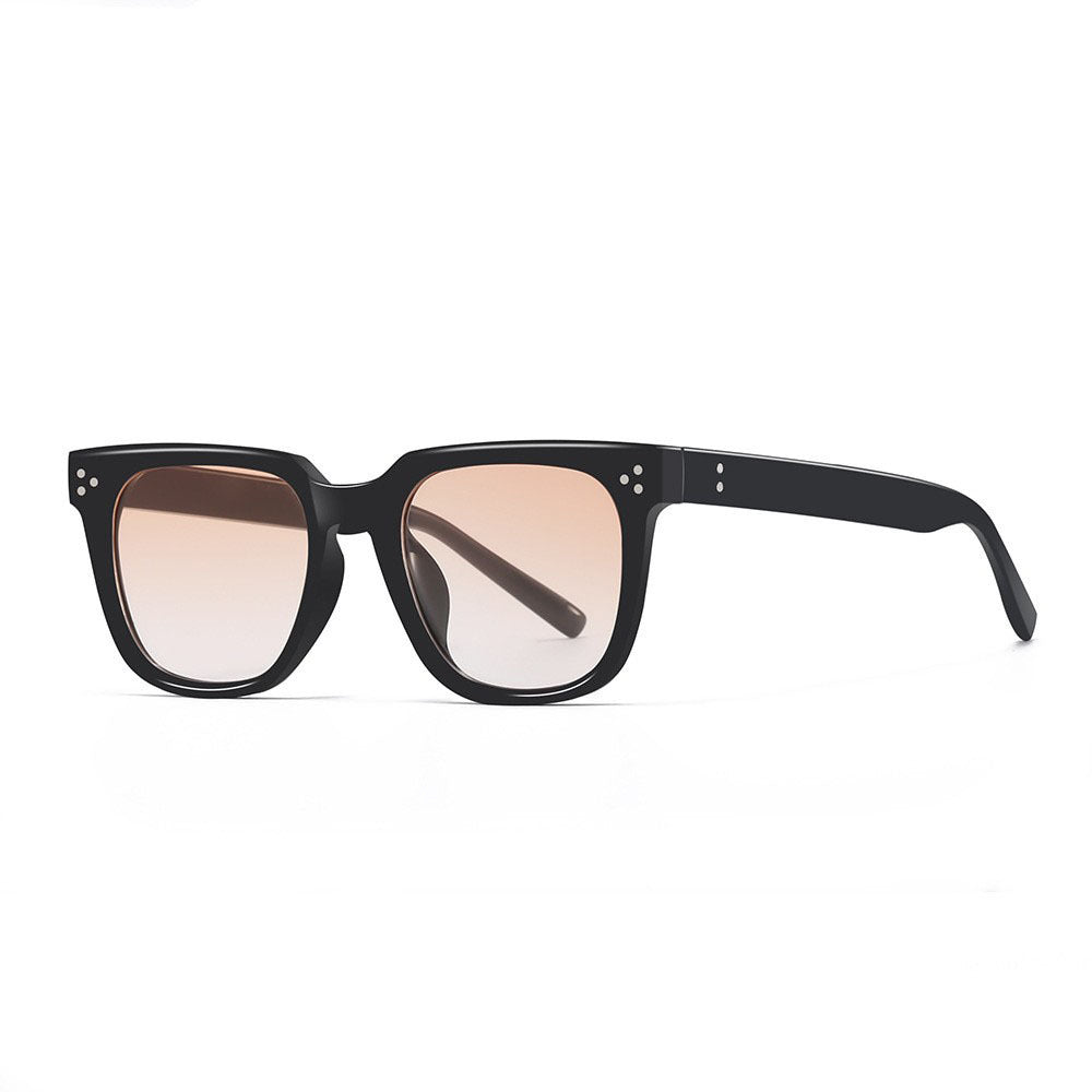 Dame fashionable solbrille med robust ramme og UV-beskyttelse Skanto