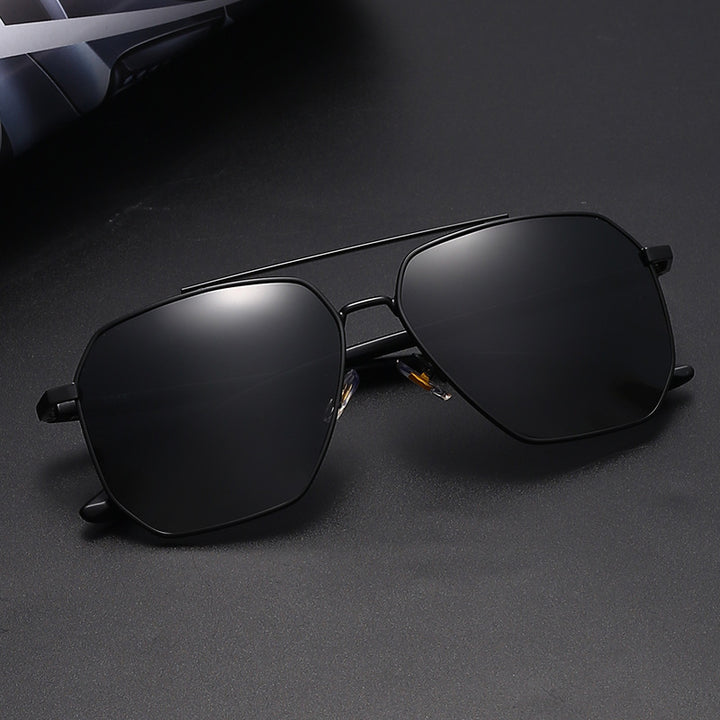 Herrer fashionable solbriller med edel ramme og polariserte glass Skanto