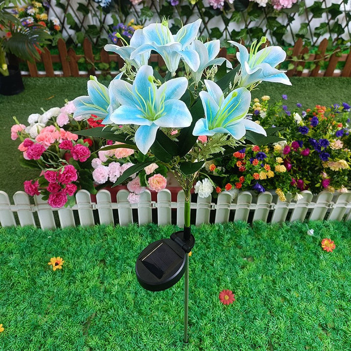 Solarlampe LED Lilje Hage Stake Lys Med Integrert Fe Lyskede Og Livaktige Silkeblader Skanto