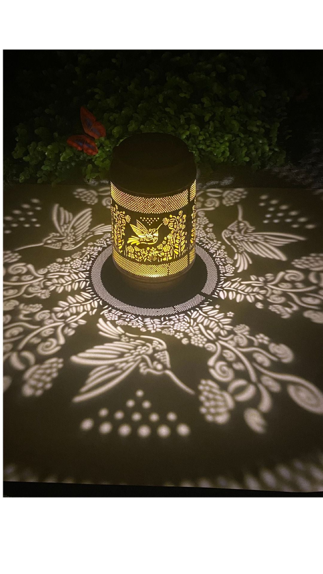 Intrikat Metall Skyggeprojeksjons Bordlampe Med Oppladbart LED Skanto