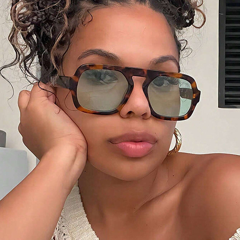 Women's Fashionable Sunglasses in Modern Retro Style Skanto