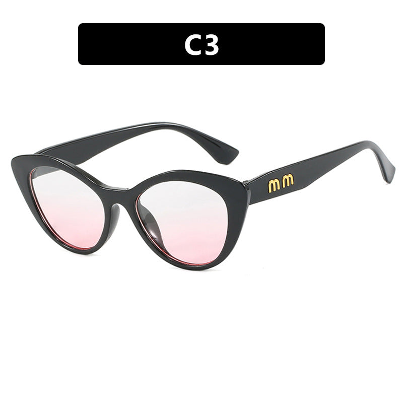 Women's eccentric Cat-Eye sunglasses with protective UV filter Skanto