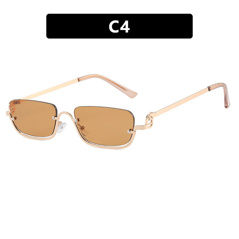 Dame firkantet solbrille med elegant metallramme Skanto