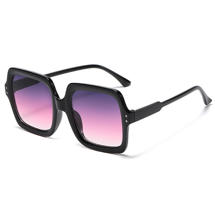Dame moteriktig kvadratisk solbrille med speilende glass Skanto