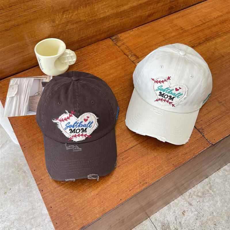 Kvinnens slitte hjertebroderte baseball caps Skanto