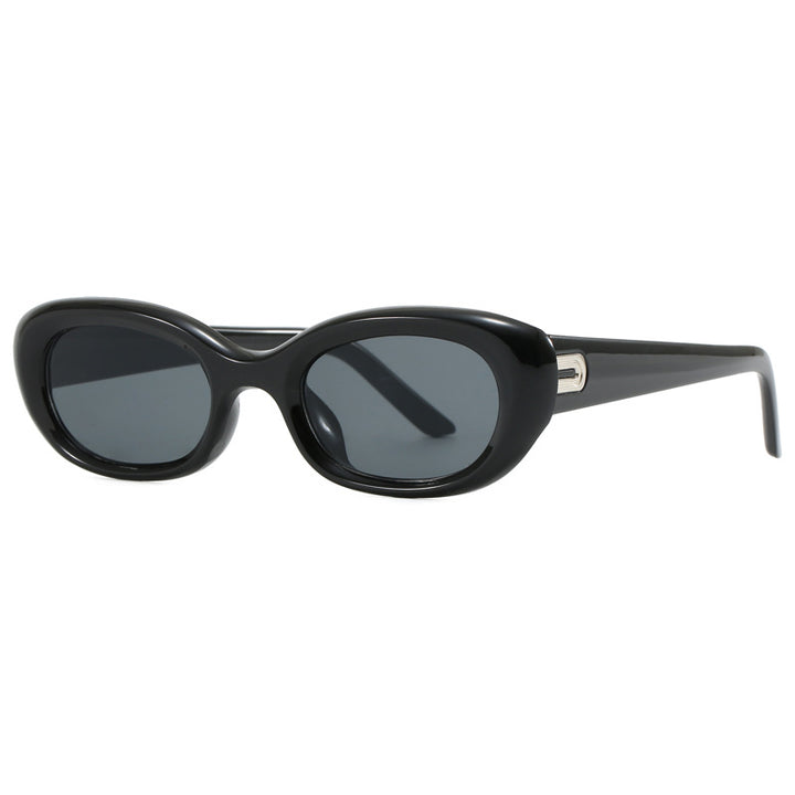 Dame moteriktig solbrille med oval design og UV-beskyttelse Skanto