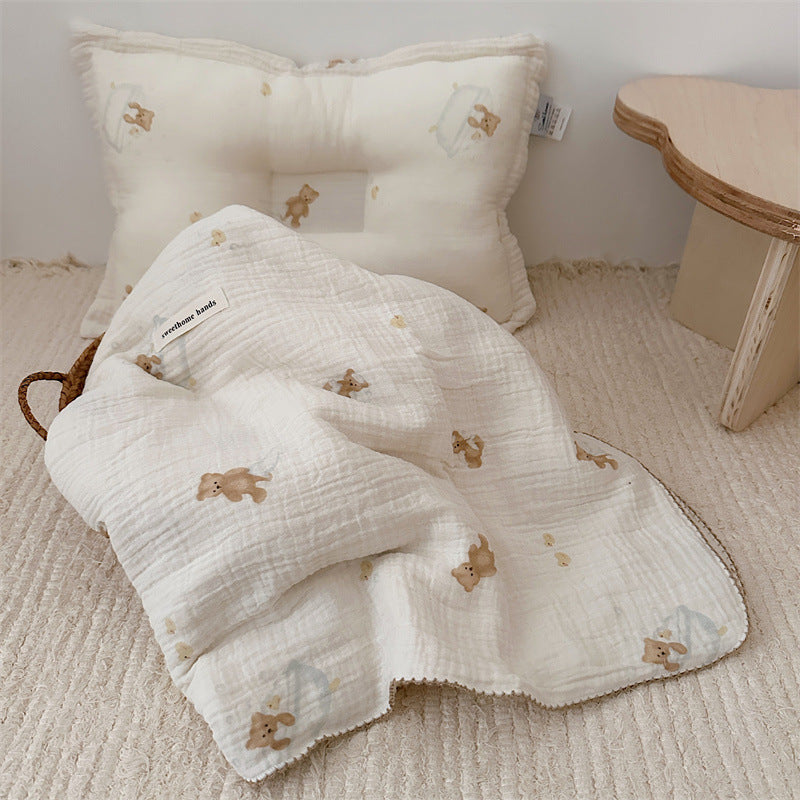 Unisex Musselinteppe med delikat blomsterdesign og elegante volanger Skanto