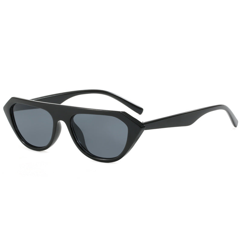 Dame moteriktig asymmetrisk solbrille Skanto