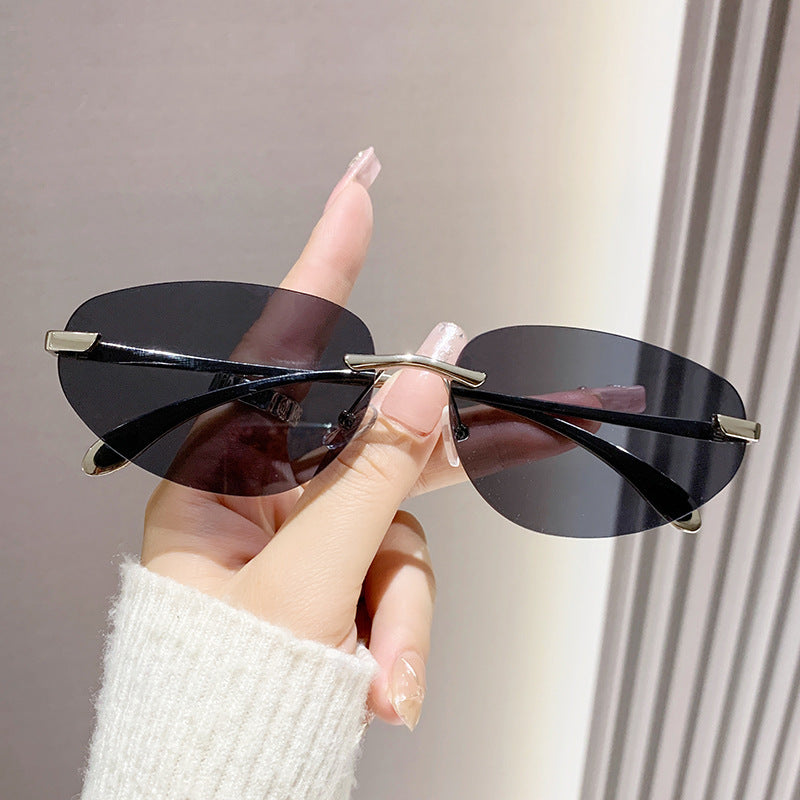Dame Cat-Eye solbriller med unikt design Skanto
