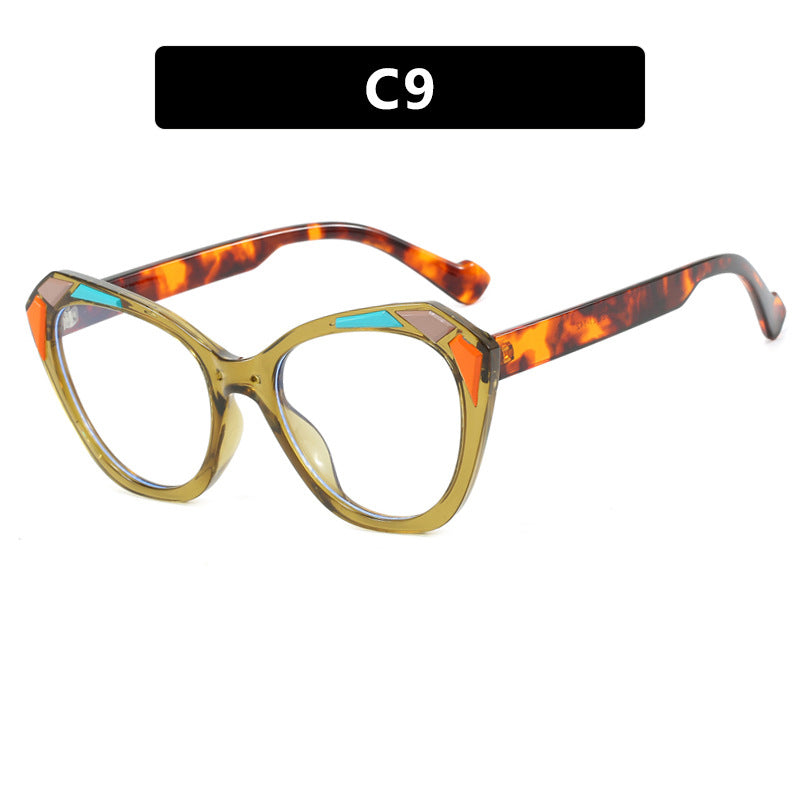 Women's cat-eye sunglasses with fashionable details Skanto