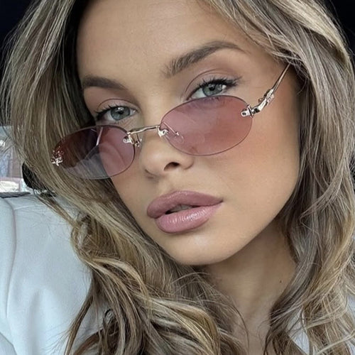 Women's Fashionable Sunglasses with Oval Frame and Elegant Accents Skanto