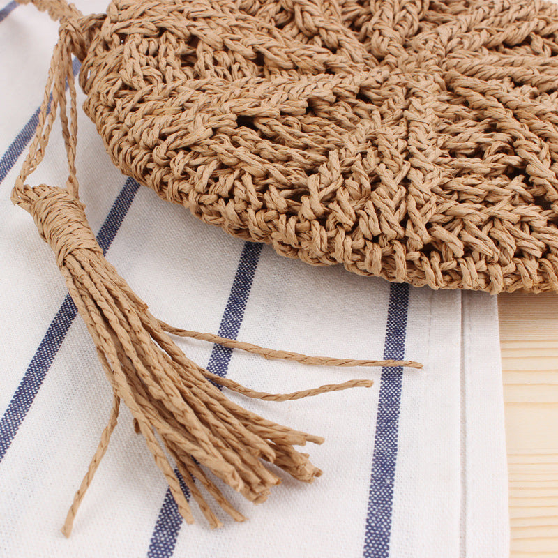 Handbag made of hand-knotted natural material with fringed detail Skanto