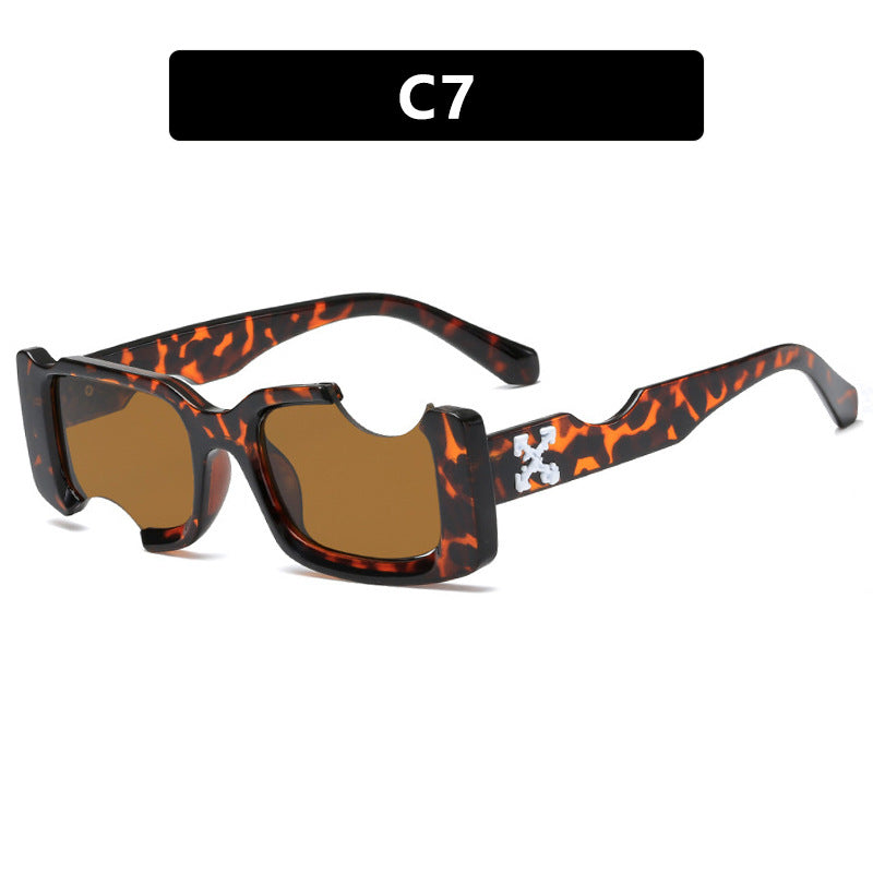 Women's fashionable sunglasses with a striking design and robust plastic frame Skanto