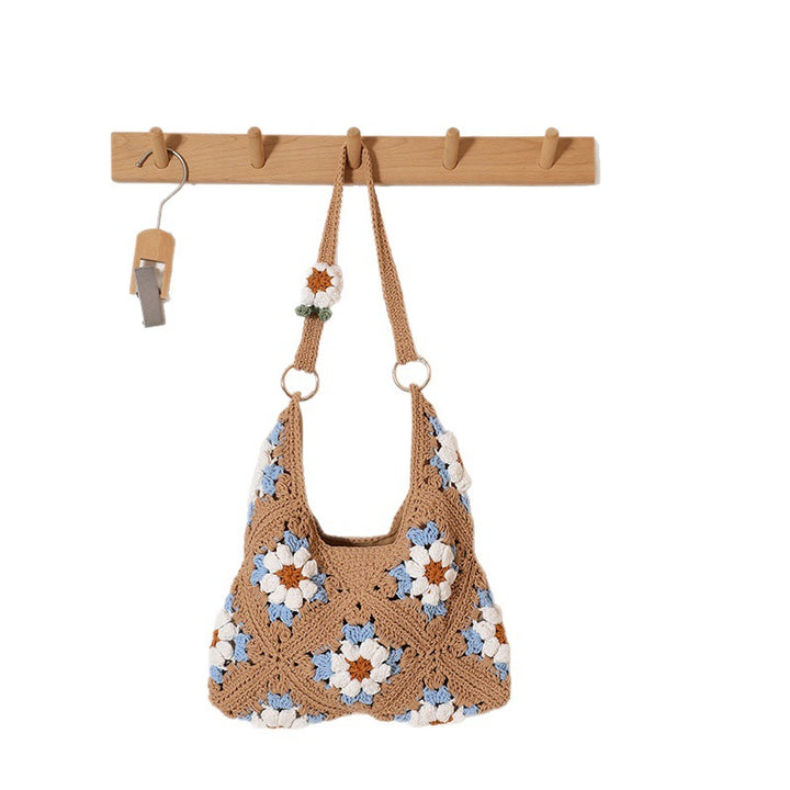 Handmade crochet bag in floral design Skanto