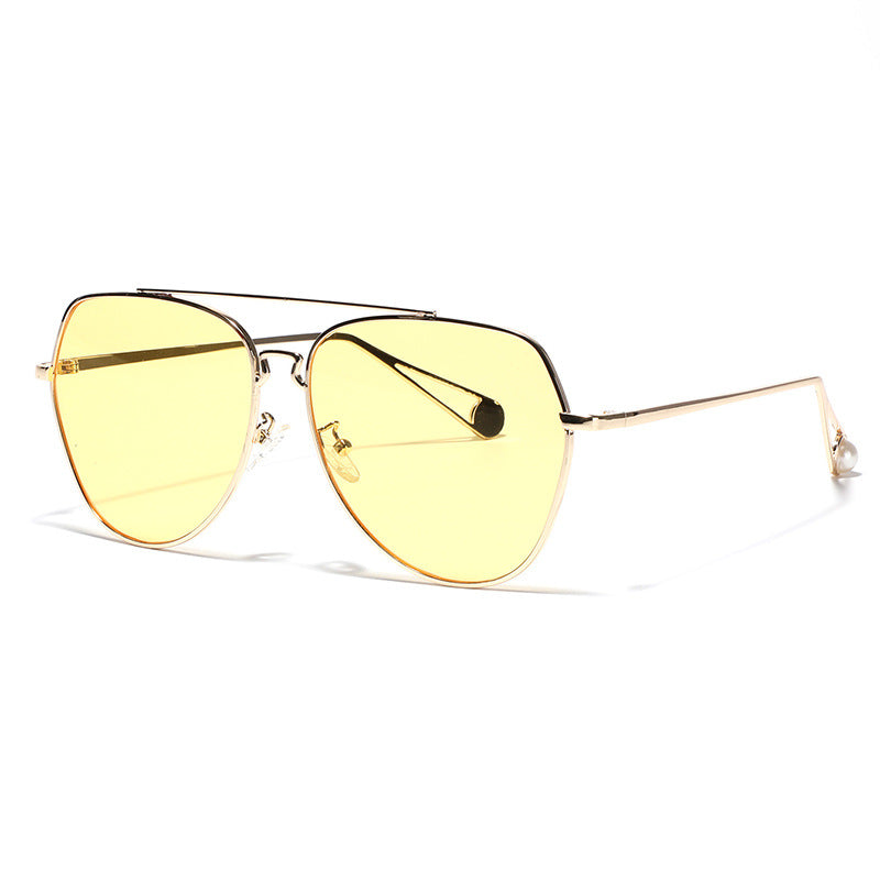 Dame aviator solbriller med polariserte linser og elegant metallramme Skanto