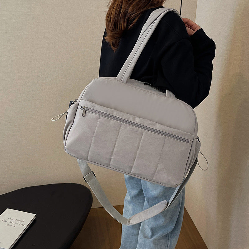 Fitness-Duffel-veske med romslig innvendig rom og intelligent fagdesign Skanto