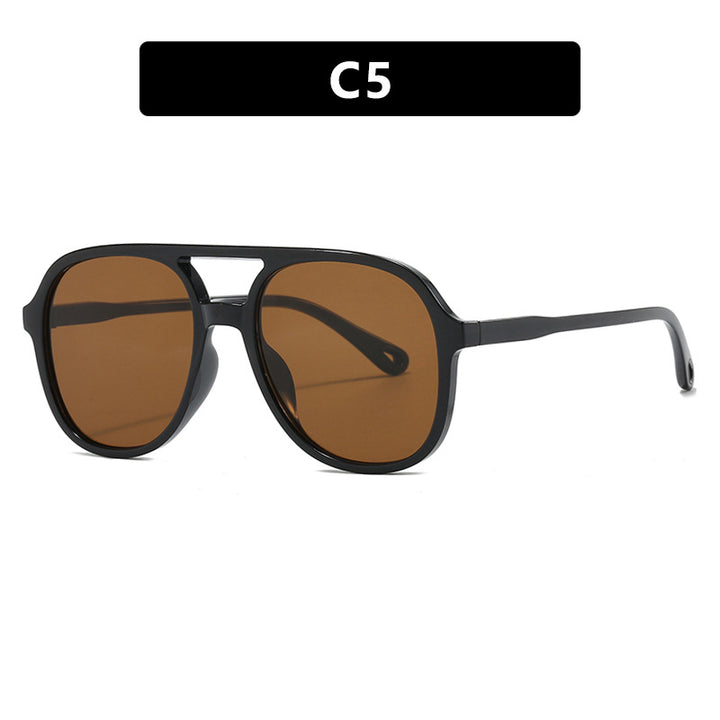 Women's fashion sunglasses with an extraordinary square frame Skanto