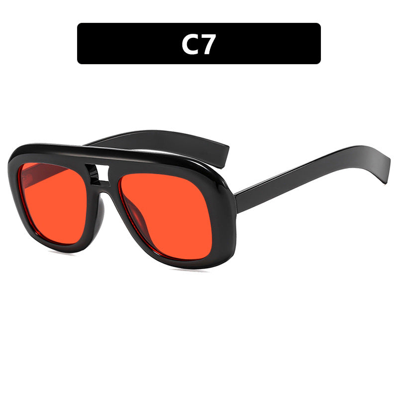 Women's Bold Sunglasses in Elegant Style Skanto