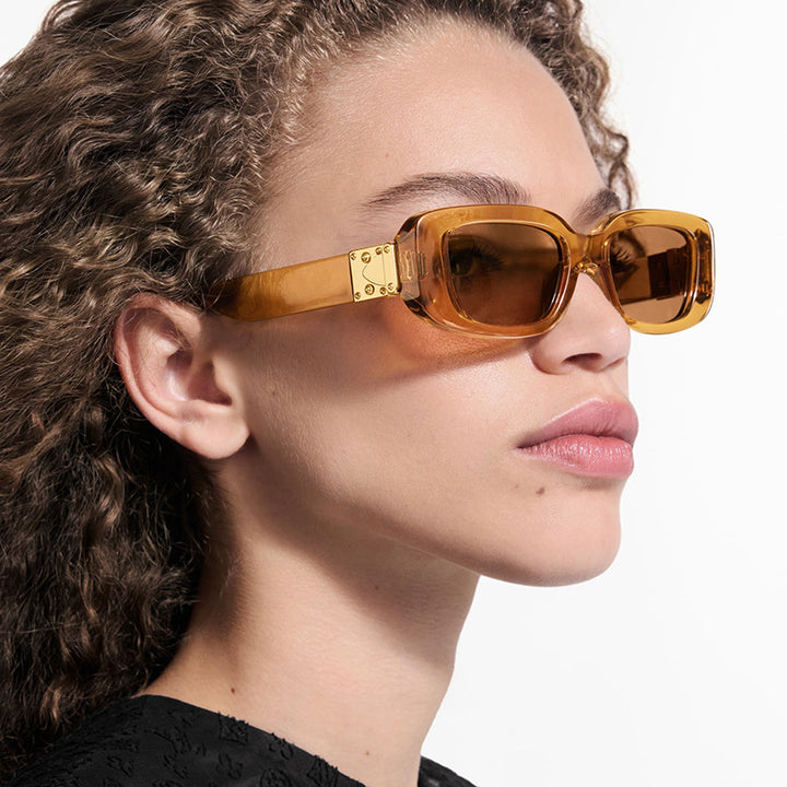 Women's cat eye sunglasses with modern accents Skanto