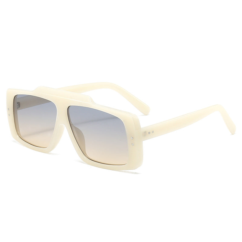 Dame Oversized solbriller i moderne design Skanto