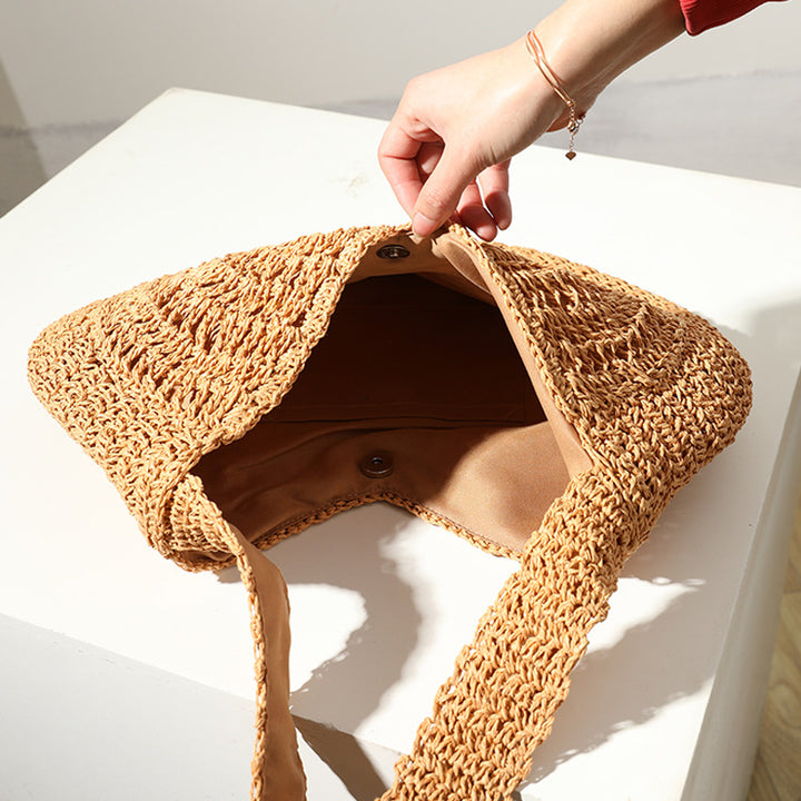 Crocheted beach bag in artistic spiral design Skanto