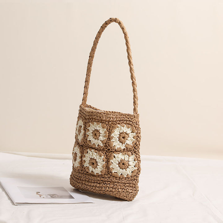 Handmade picnic basket with floral design Skanto
