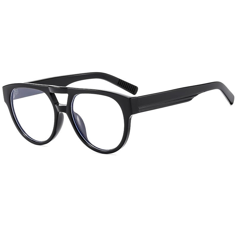 Dame cat-eye solbrille med elegant, robust ramme og UV-beskyttelse Skanto