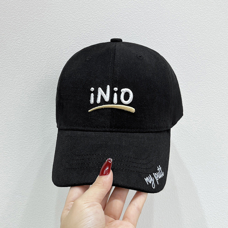 Kvinnebrodert casual caps Skanto