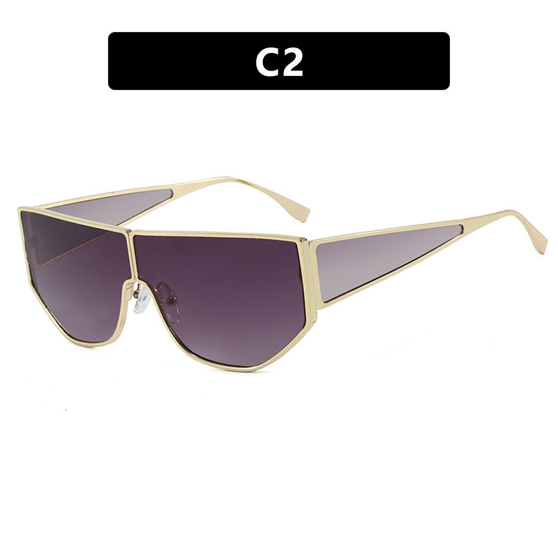 Women's trendy oversized sunglasses with striking geometric design Skanto