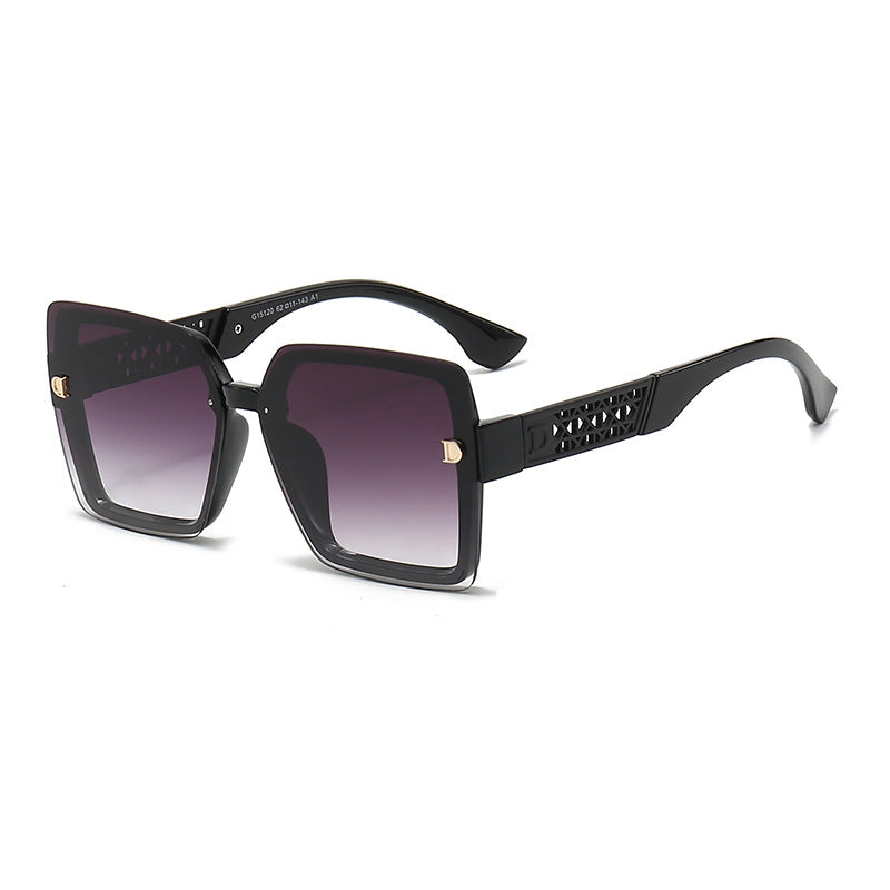 Dame moteriktig firkantet solbrille med robust ramme og UV-beskyttelse Skanto